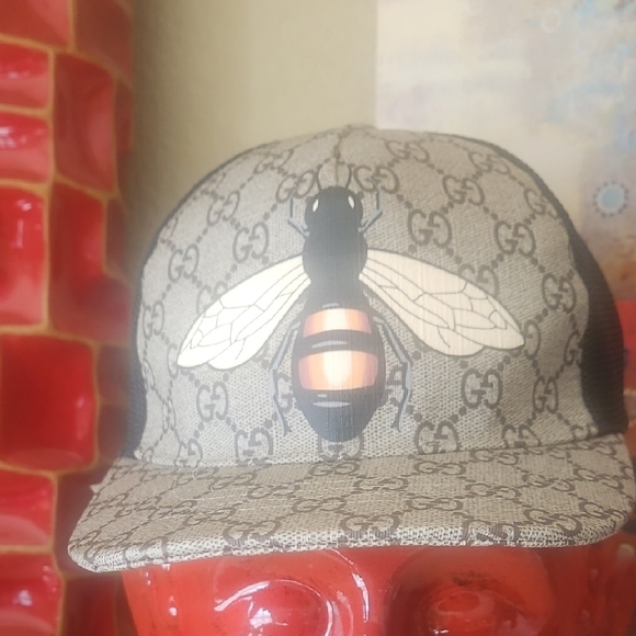 Gucci Beige and Black Bee Print Hat - Picture 5 of 10